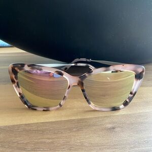 DIFF Himalayan Tortoise Taupe Mirror Polarized Sunglasses with case